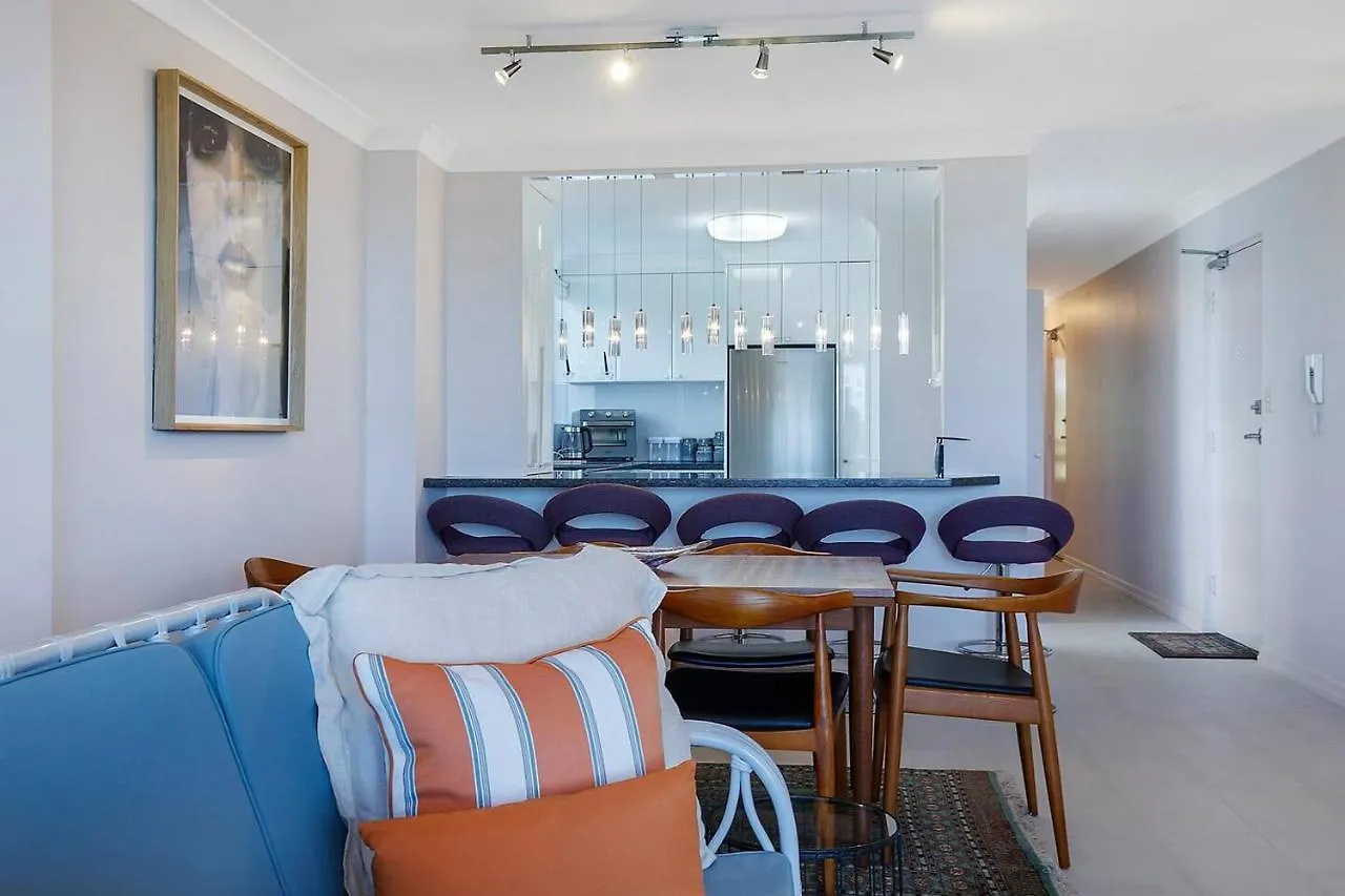 'Riverside Terrace' Inner-City Retro-Chic With Pool Brisbane Apartment